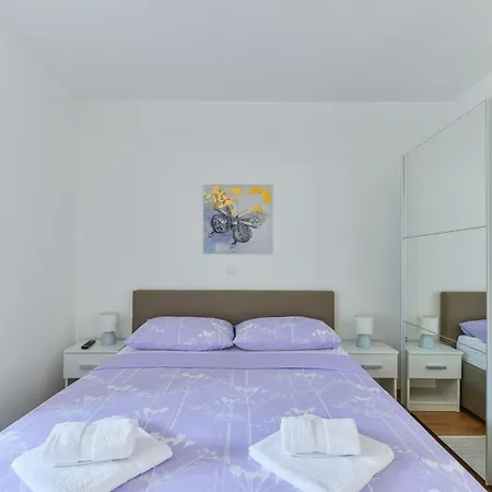 Apartment Crystal *
