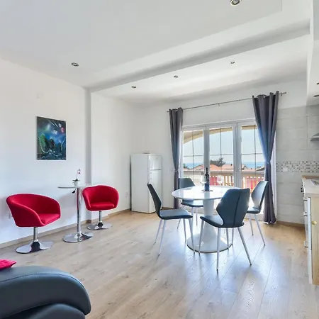 Apartment Crystal *