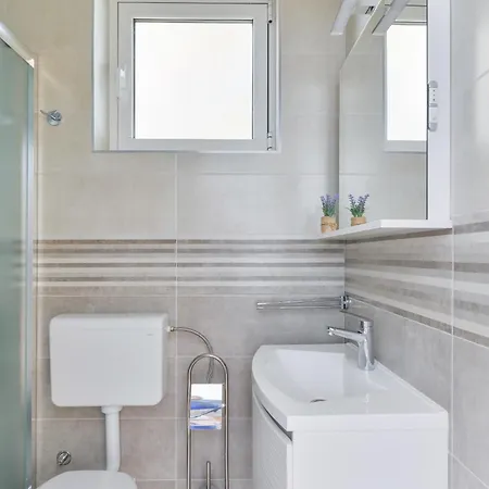 Apartment Crystal Vir