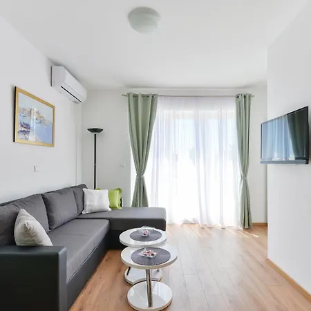 Crystal Apartment